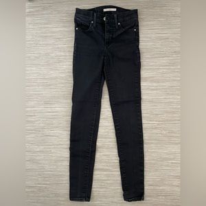 Levi’s 310 Black Shaping Super Skinny Jeans